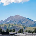 Mountain Serenity Retreat