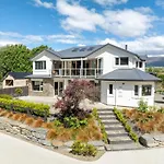 Wanaka Lake House