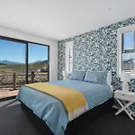 Mountain Majesty - Wanaka Holiday Home