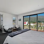 Mountain Majesty - Wanaka Holiday Home