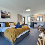 Wanaka Lake Studio