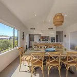 Lakeview Heights - 2020 Built Luxury Large House & Self Contained Studio - 264 Sq Mtr