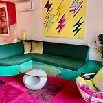 Designers Dream, Tokyo Pop Art Apartment With Courtyard, Fire & Views