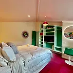 Designers Dream, Tokyo Pop Art Apartment With Courtyard, Fire & Views