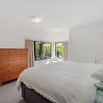 Mountain View Retreat - Wanaka Holiday Home