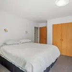 Mountain View Retreat - Wanaka Holiday Home