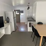 Fairway Motel & Apartments