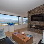Forest Heights - Sleeps 8 - Lake & Mountain Views - Spa Pool & Sauna