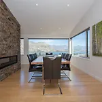 Forest Heights - Sleeps 8 - Lake & Mountain Views - Spa Pool & Sauna