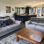 Luxury On Lakeside
