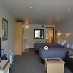 Lakeview Motel