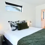 4 - Charming Space, Just A Stone Throw From Central Wanaka