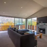 Lakeview Heights - Wanaka Home - Bachcare Nz