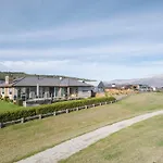 Infinity Views - Modern Wanaka Holiday Home