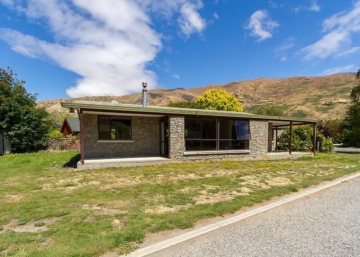 Mill House - Wanaka Holiday Home