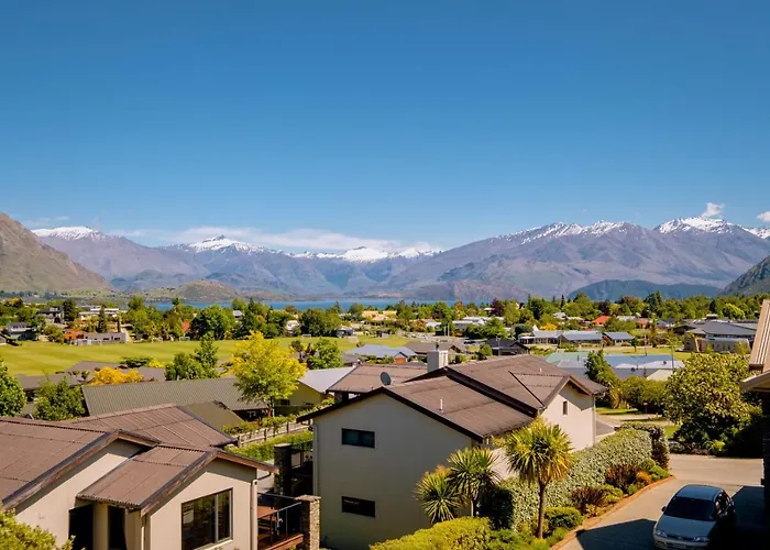 Kings View - Wanaka Holiday Home