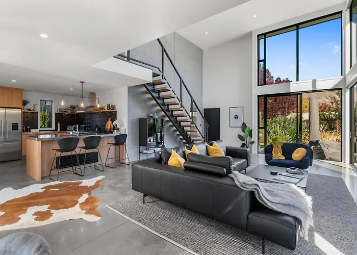 Kirimoko Ski Lodge - Wanaka Holiday Home