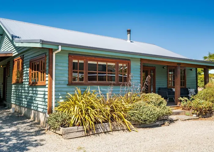 The Cottage On The Hill - Wanaka Holiday Home