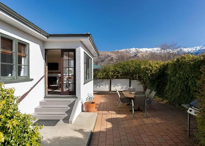 Townside Treat - Wanaka Holiday Home