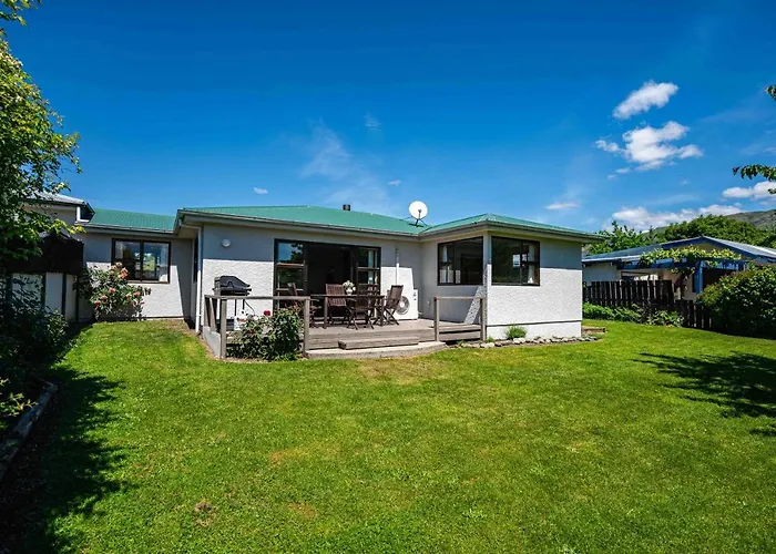 Downtown Delight - Wanaka Holiday Home