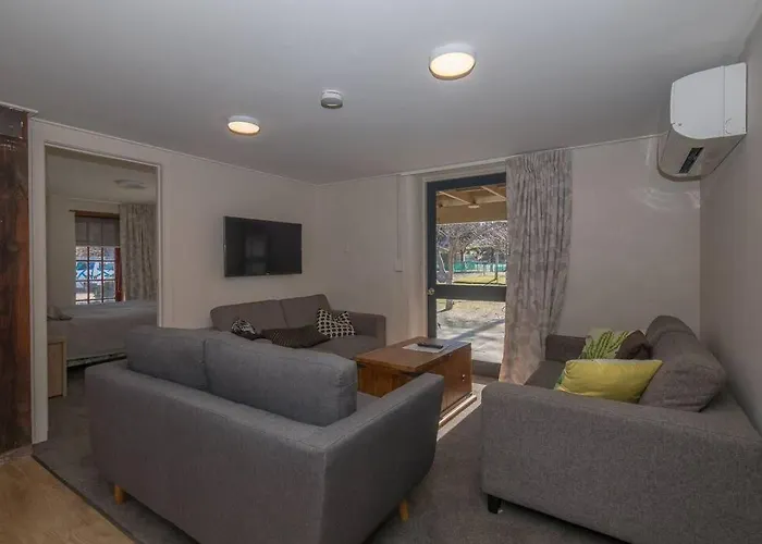 Downstairs 3 Bedroom Apartment