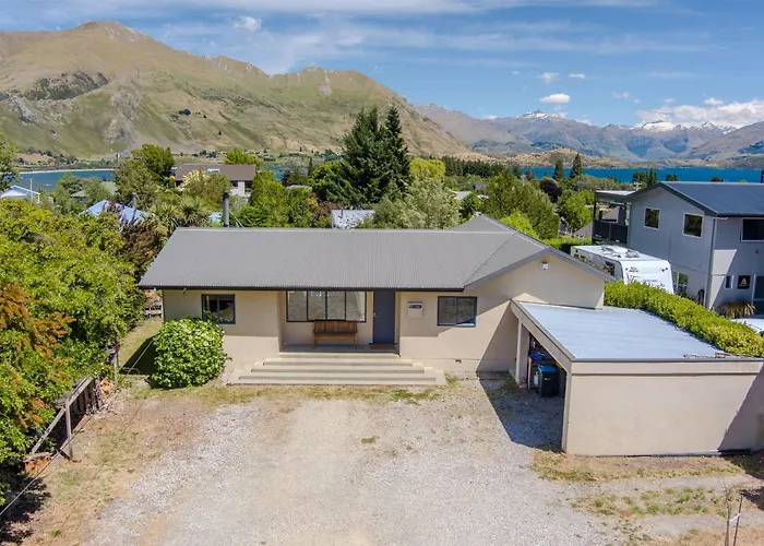 Terrific Views On Totara