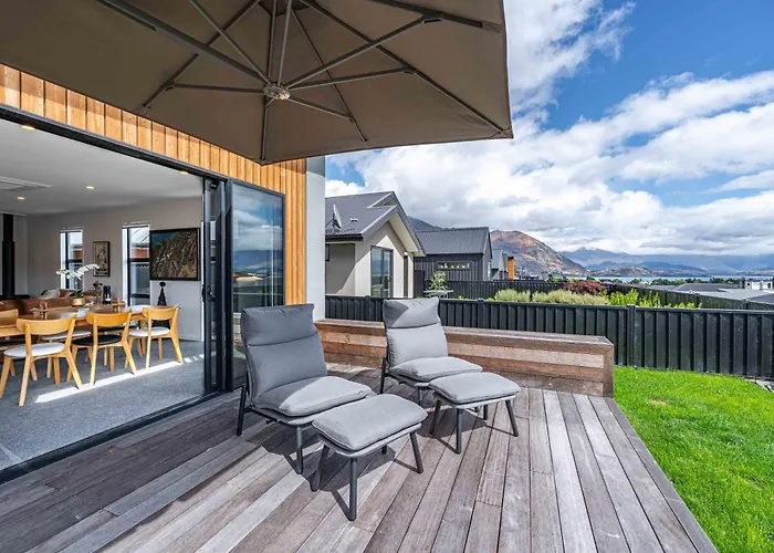 The Heights Vista Retreat
