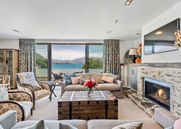Pembroke Luxury Apartment