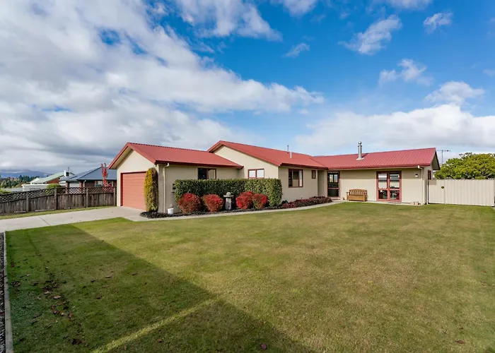 Alpine Scenery - Wanaka Holiday Home