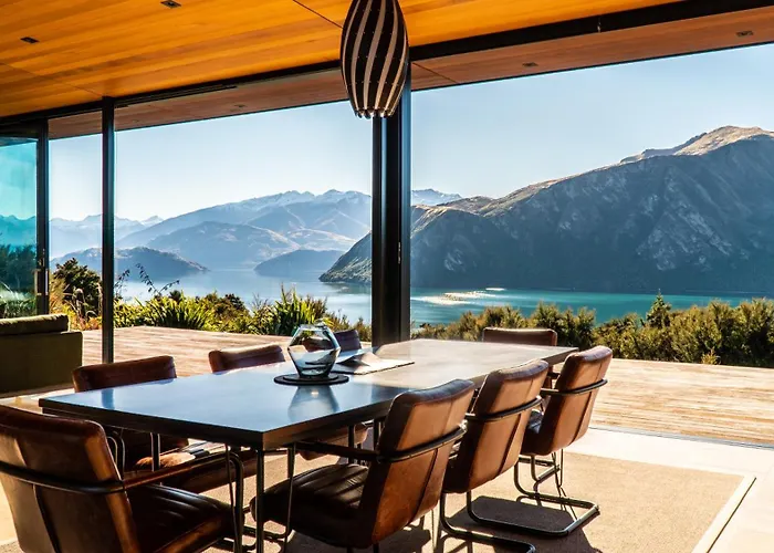 Aurum - Sleeps 6 - Stunning Lake Views