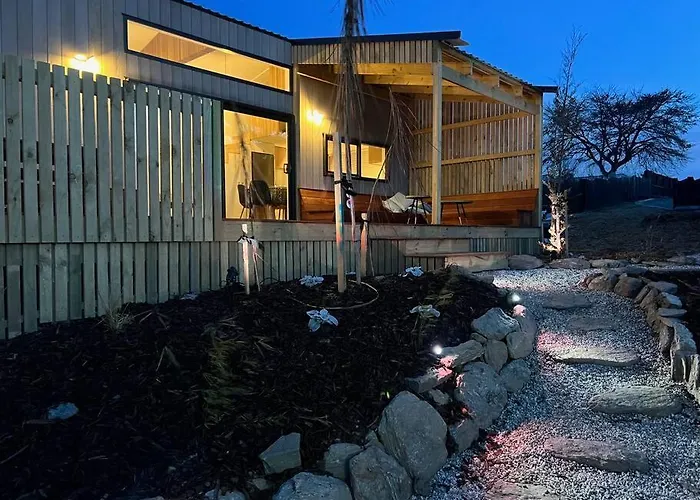 Alpine Chalet - Views, Fire-Pit, Central, Cosy