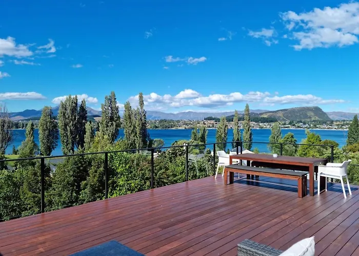 The Lookout - Lake Views