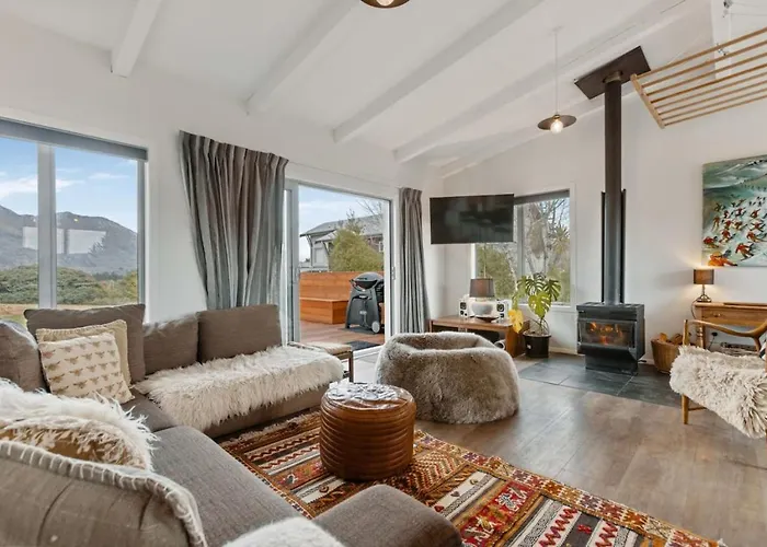 Home With Alpine Views Wanaka