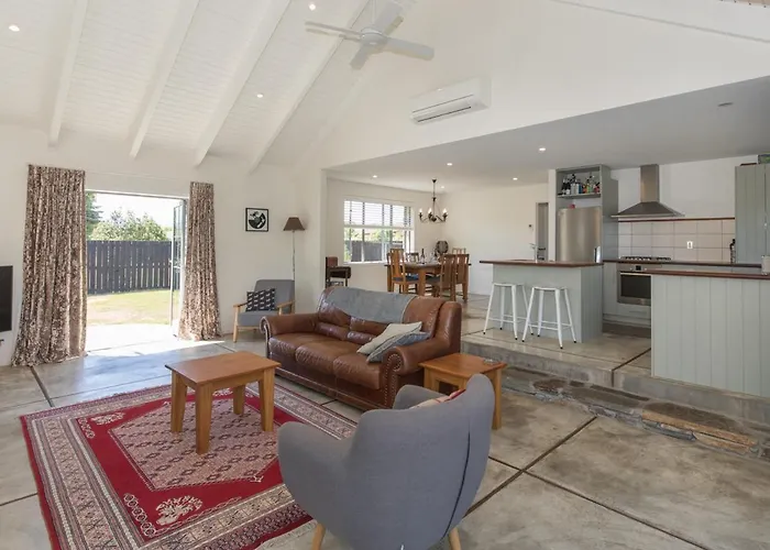 Modern Cottage Charm - Albert Town Near Wanaka