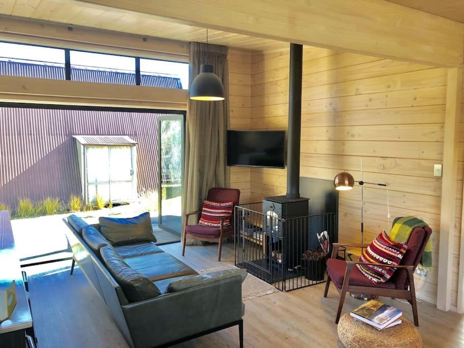 Modern Kowhai Holiday home *