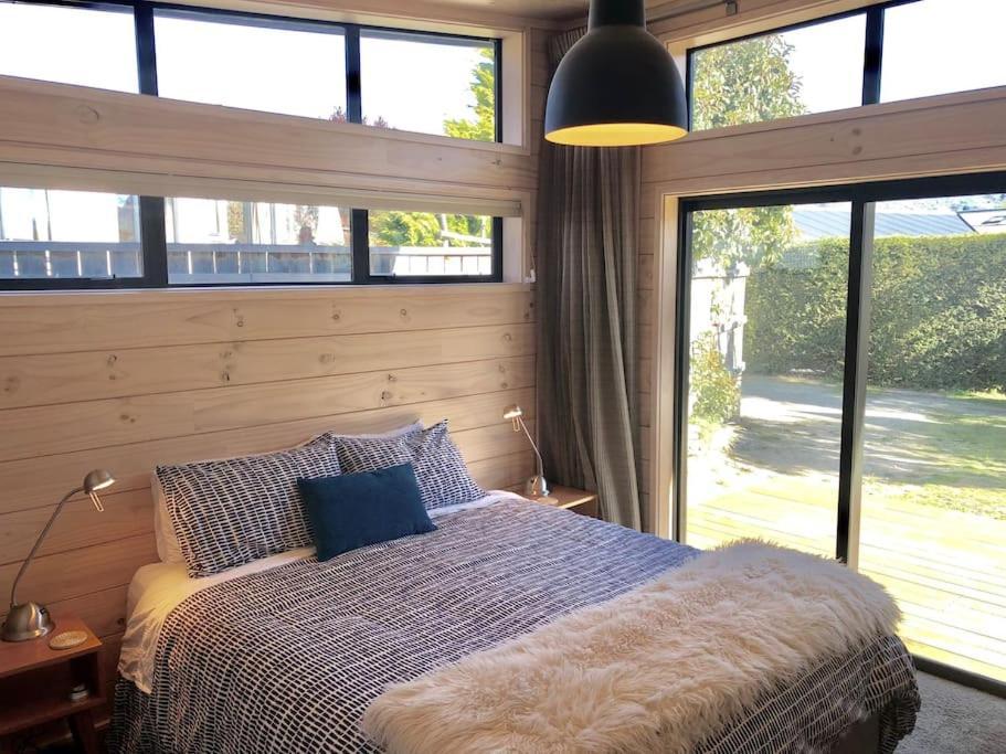 Modern Kowhai * Wanaka
