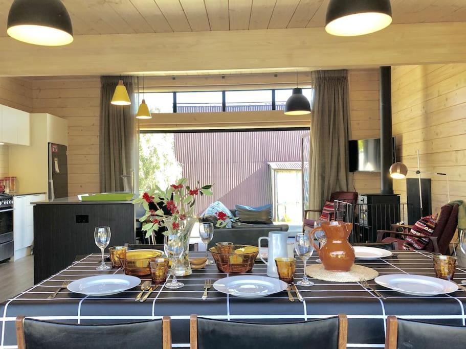 Modern Kowhai Holiday home