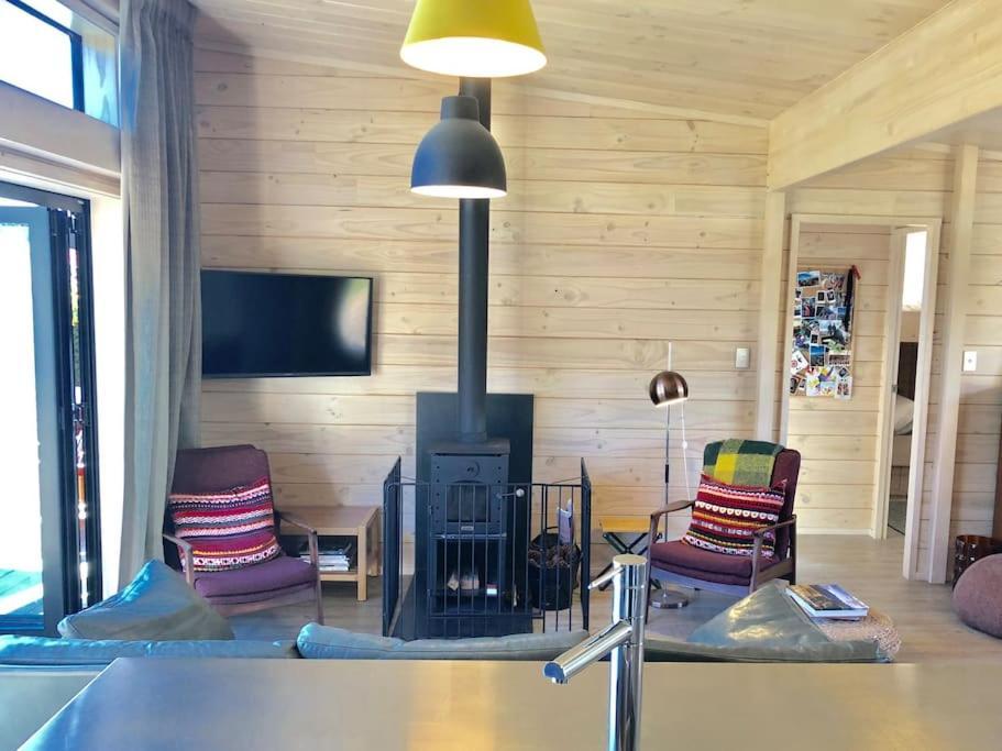 Holiday home Modern Kowhai *