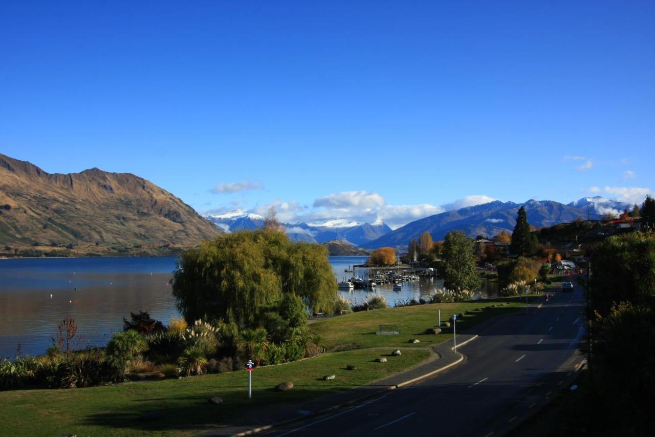 The Moorings And Motel 4*