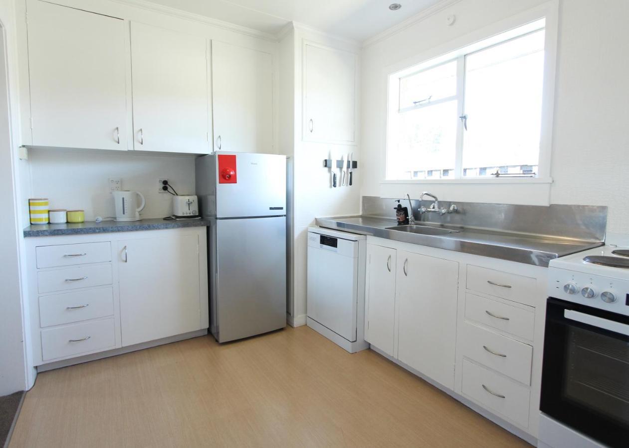 Holiday home 1 - Delightfully Fresh, Private Close To Town *