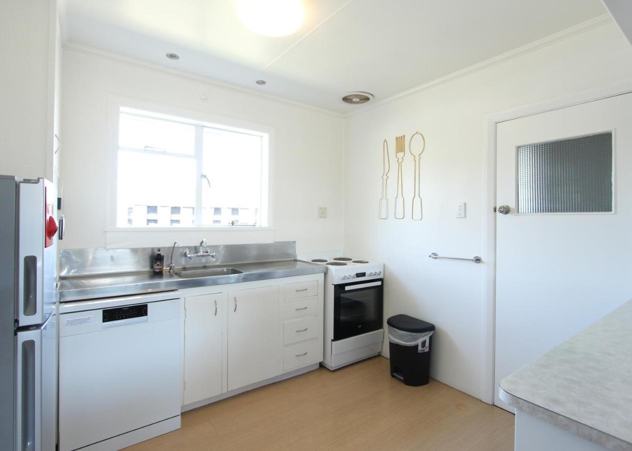 Holiday home 1 - Delightfully Fresh, Private Close To Town