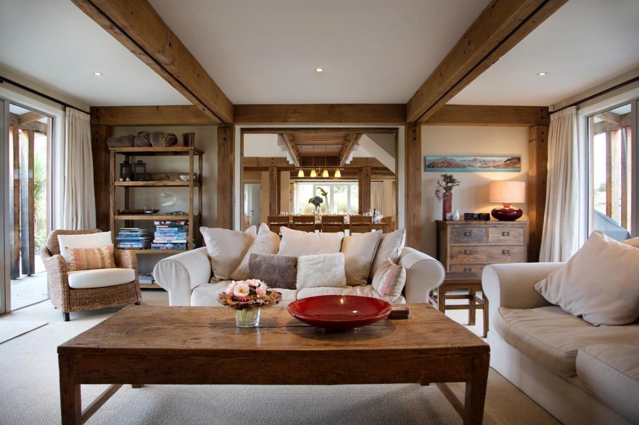 Buchanan - 60 Acres On Lakefront Holiday home Wanaka