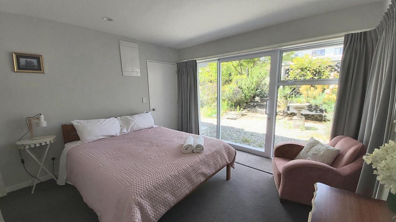 Views, Space, Comfort, The Perfect Holiday Treat * Wanaka