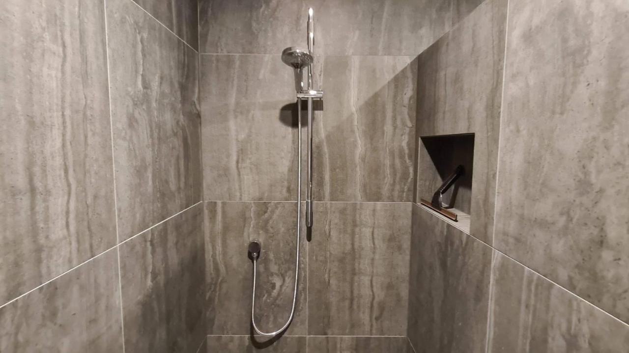 Kowhai - Private Opposite Golf Course