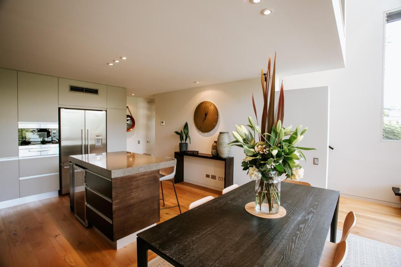 Edge - Sleeps 6 - Centrally Located - & Mountain Views Holiday home
