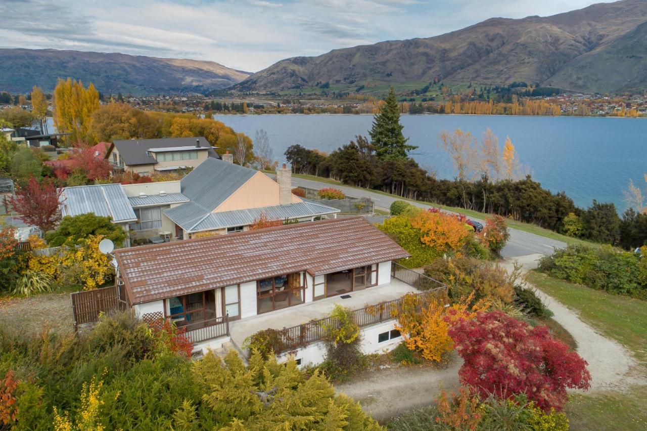 Holiday home Lakeside Escape - Bach Wanaka