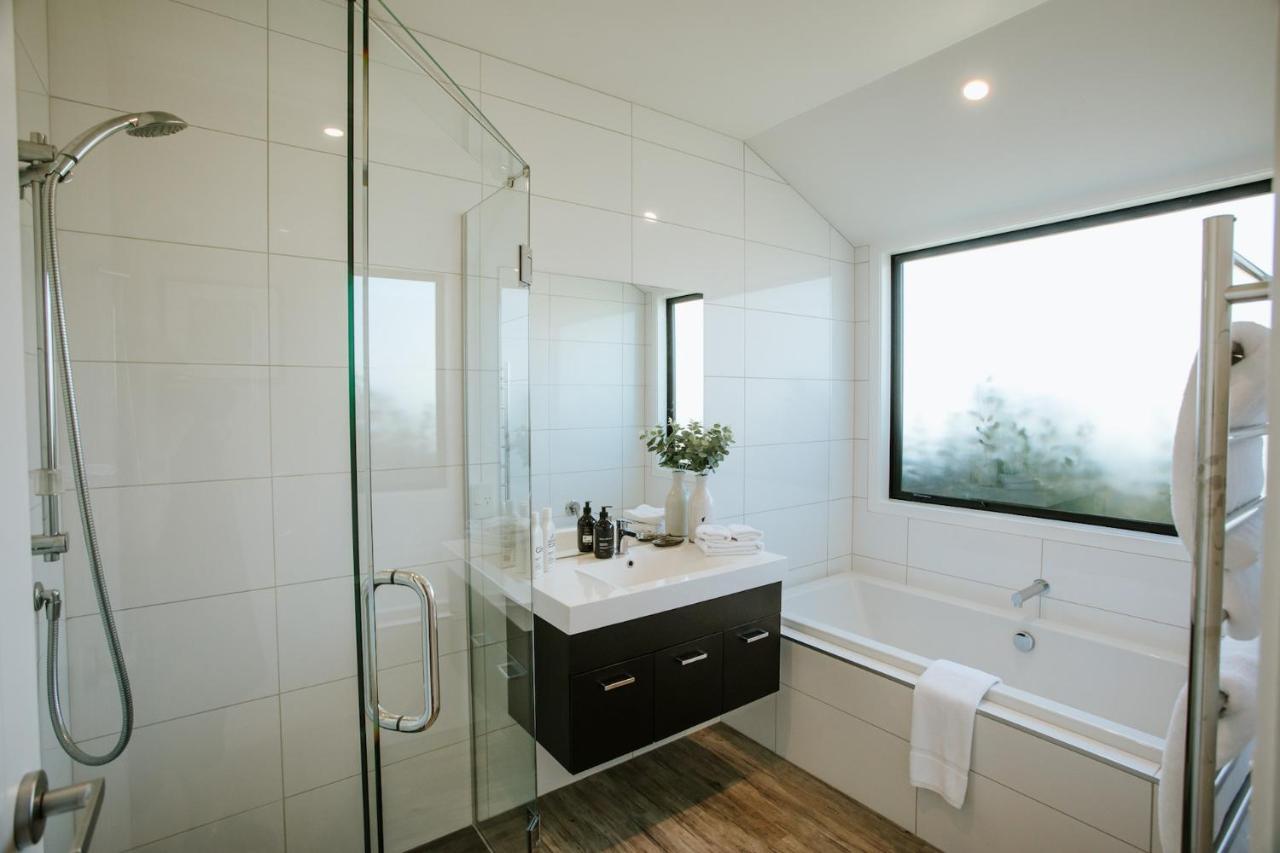 Minaret Ridge - Sleeps 8 - Mountain Views Wanaka
