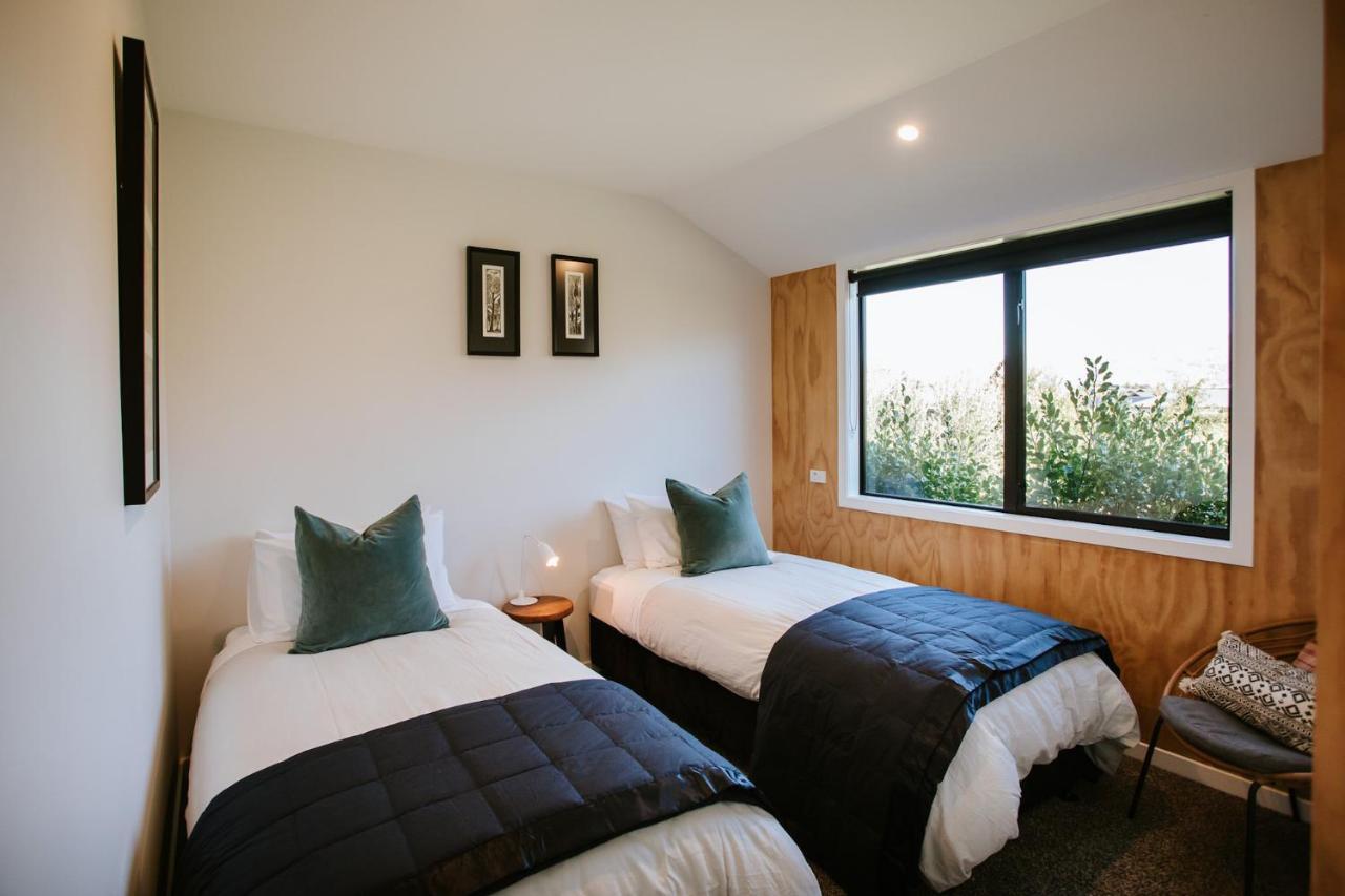 Minaret Ridge - Sleeps 8 - Mountain Views Holiday home *