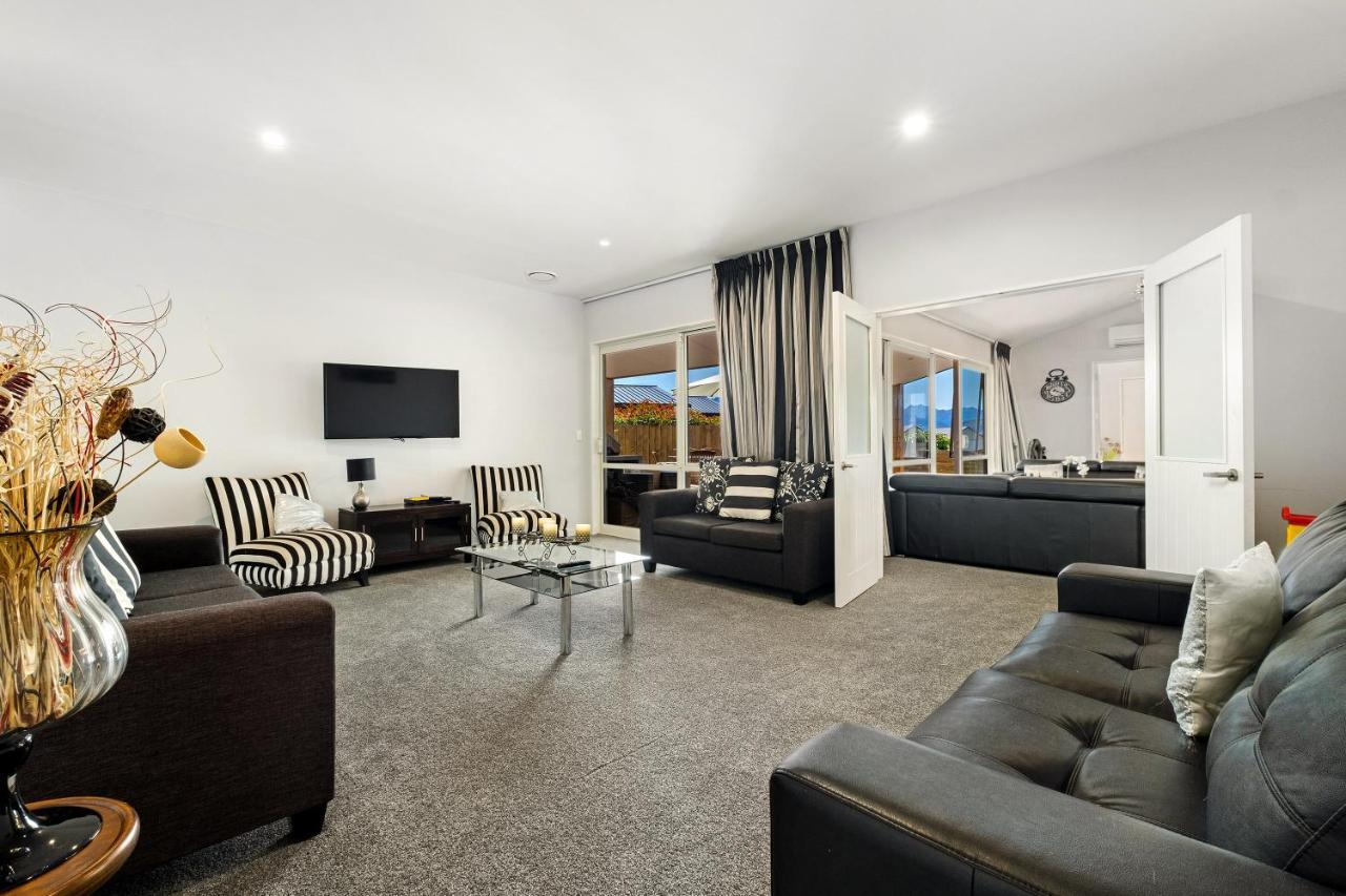 Lakeside Luxury -