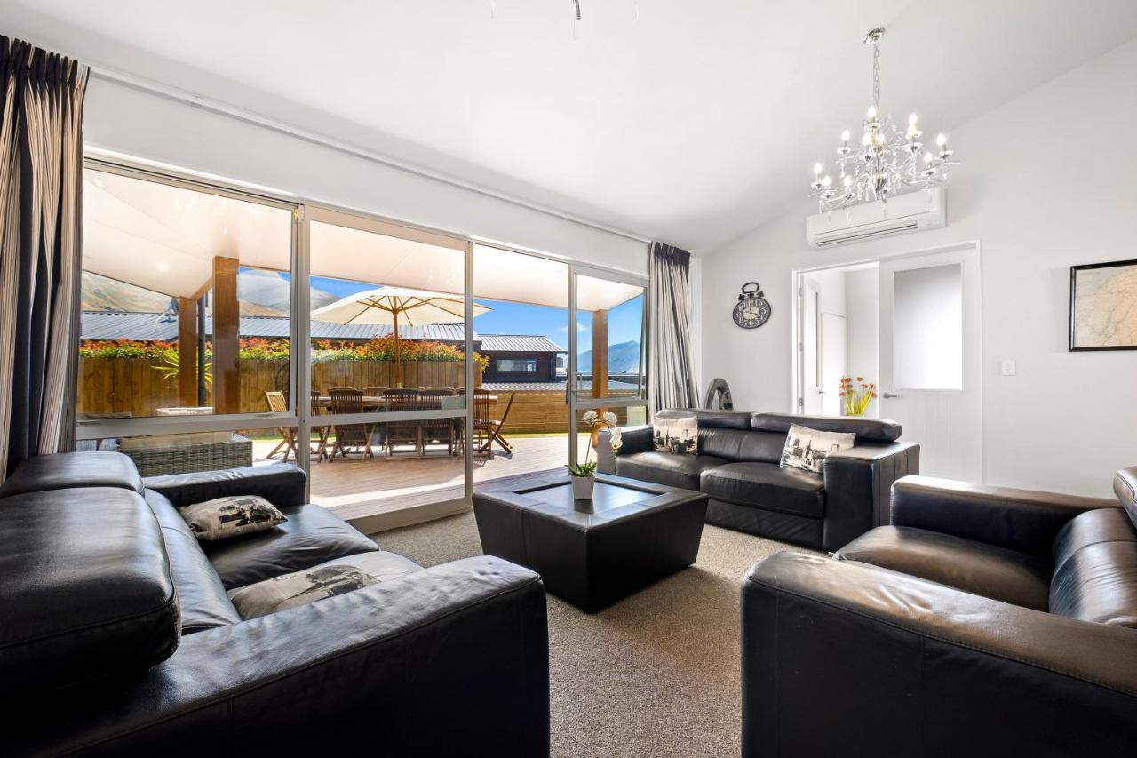 Lakeside Luxury - Wanaka